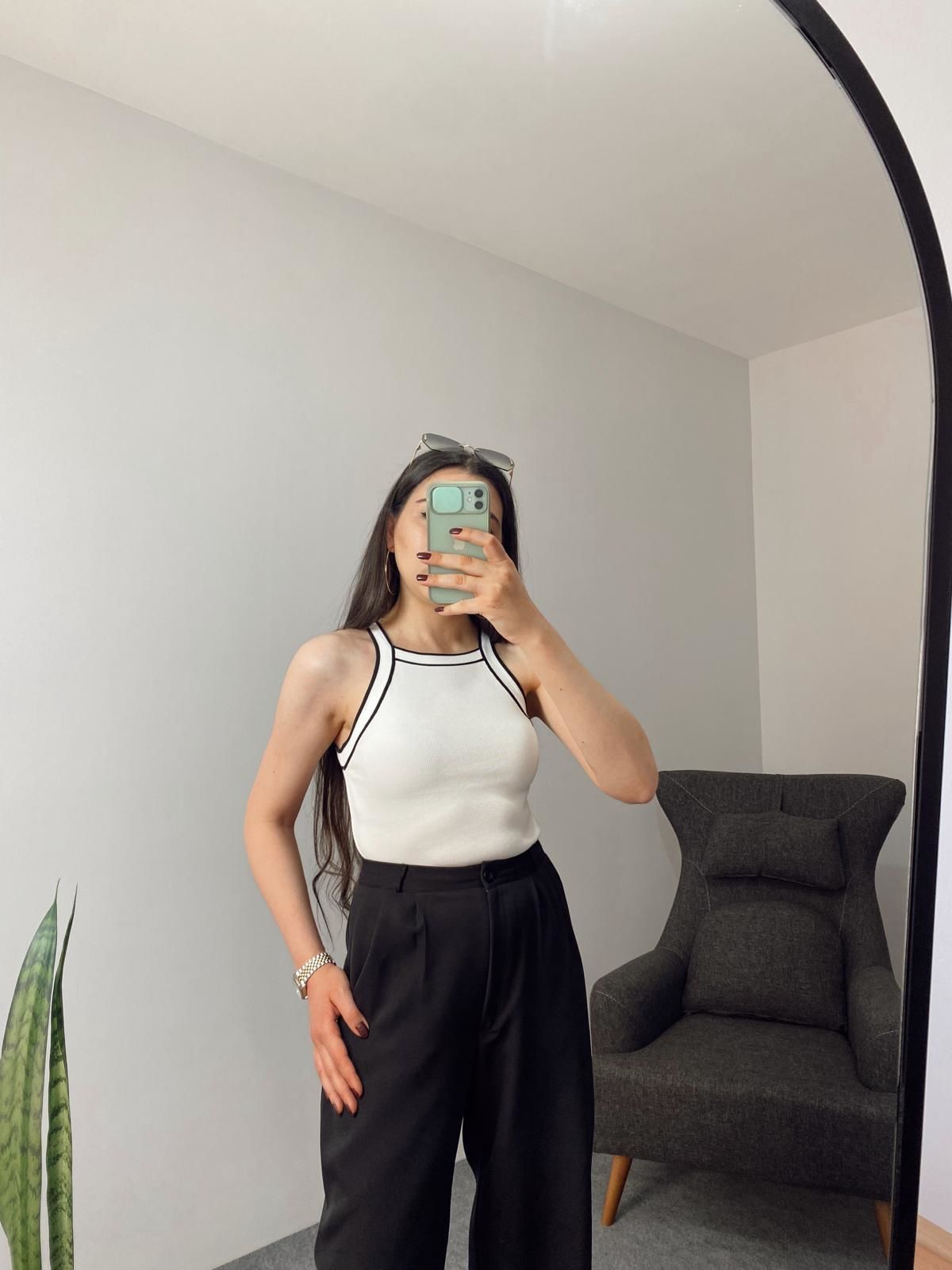 Biyeli Beyaz Triko Atlet Body