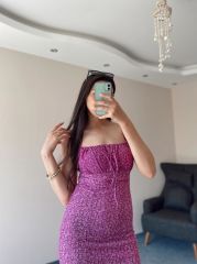Pembe Bürümcük Yırtmaçlı Askılı Elbise