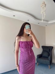 Pembe Bürümcük Yırtmaçlı Askılı Elbise