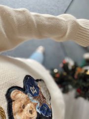 Krem Ayıcık Nakışlı Kazak