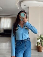 Zra İşlemeli Bebe Mavi Düğmeli Hırka