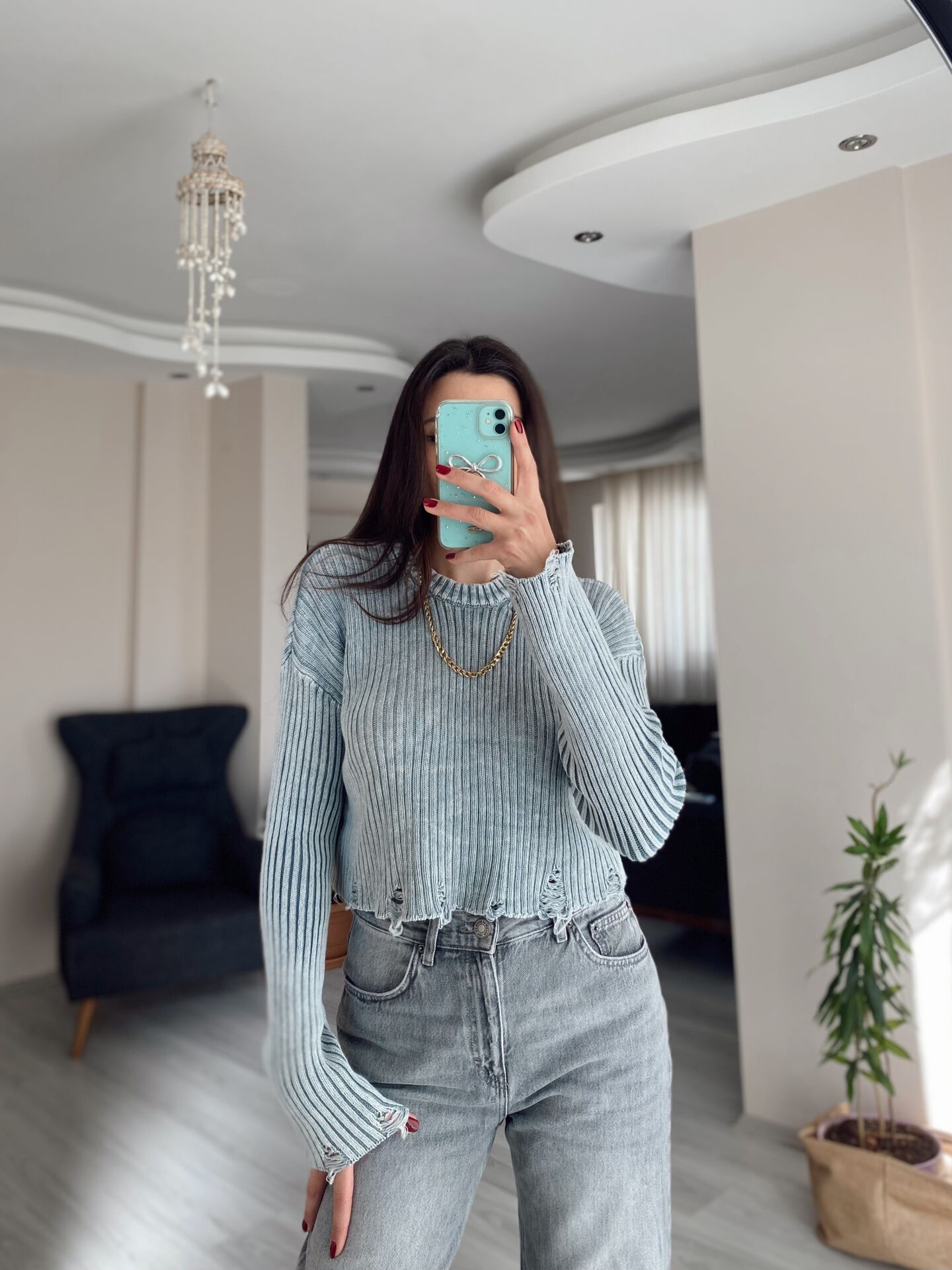 Gri Yıkamalı Yırtık Detaylı Kazak