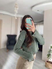 Yeşil Yıkamalı Yırtık Detaylı Kazak